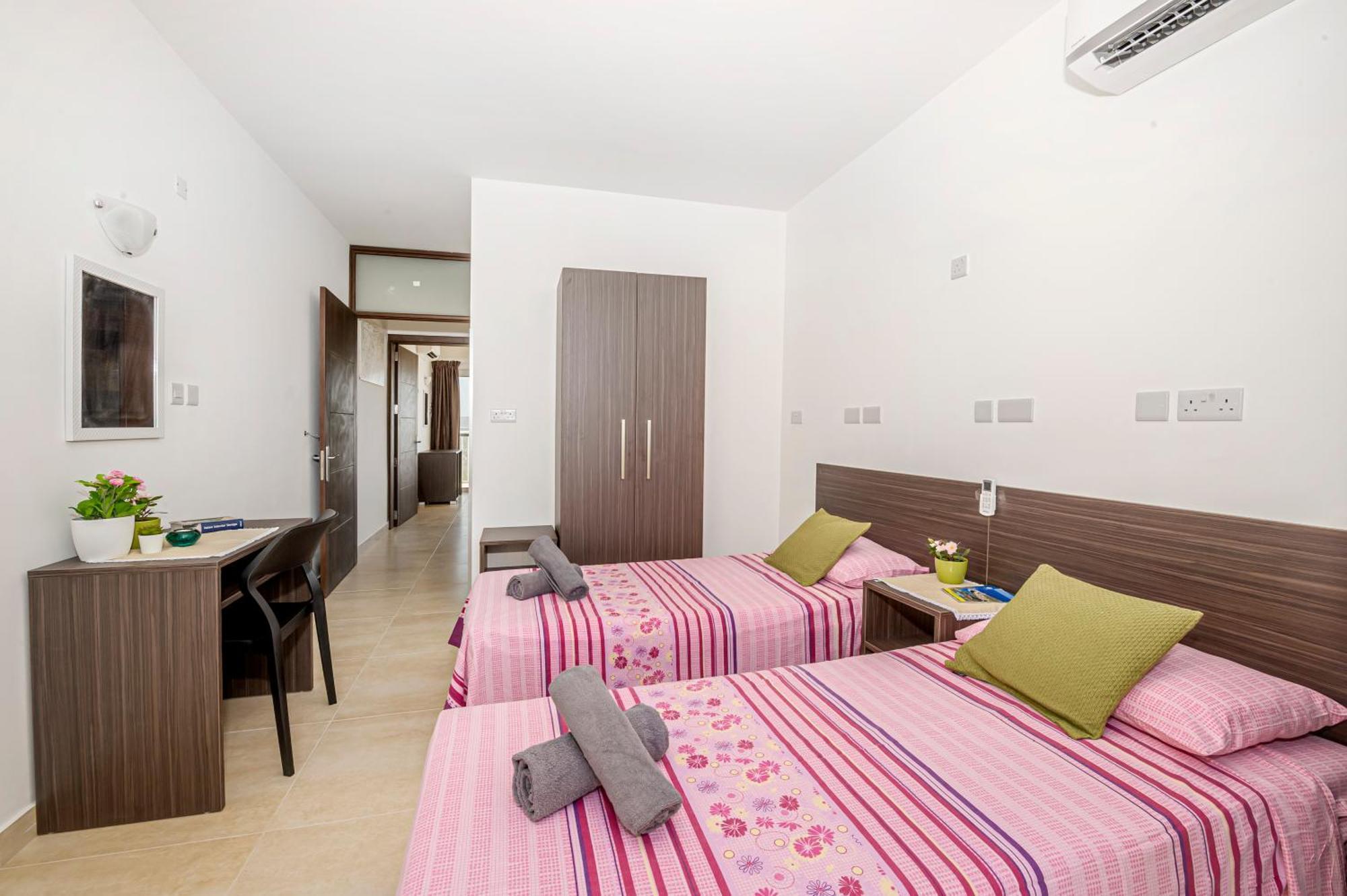Summer Breeze Penthouse With Private Hot Tub & Terrace With Panoramic Views, By Getawaysmalta Mellieha Exterior photo
